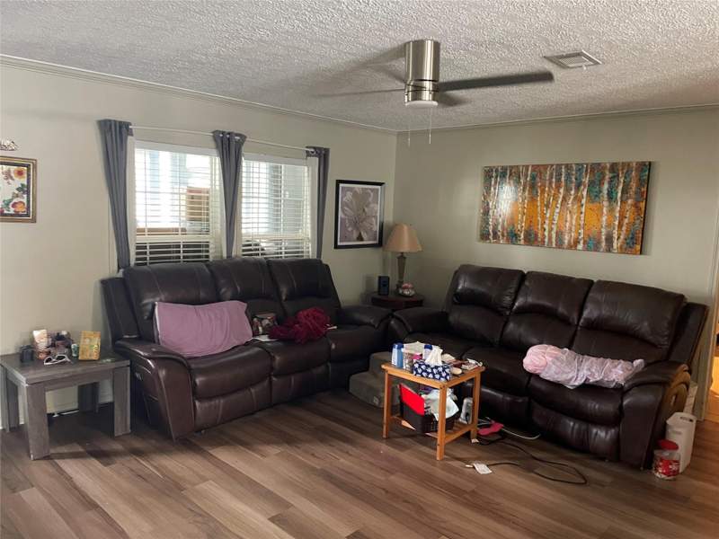 3 bedroom Mobile Home at 8580 SW 17th Street, Park City Sec One 49-11 B, Davie — photo 4