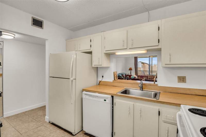 2 bedroom Condominium at 2840 Somerset Drive #403, Somerset at Lauderdale, Lauderdale Lakes — photo 4