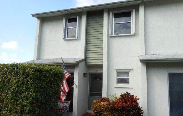 2 bedroom Condominium at 809 Crystal Lake Drive #809, Crystal View Townhomes, Deerfield Beach — photo 2