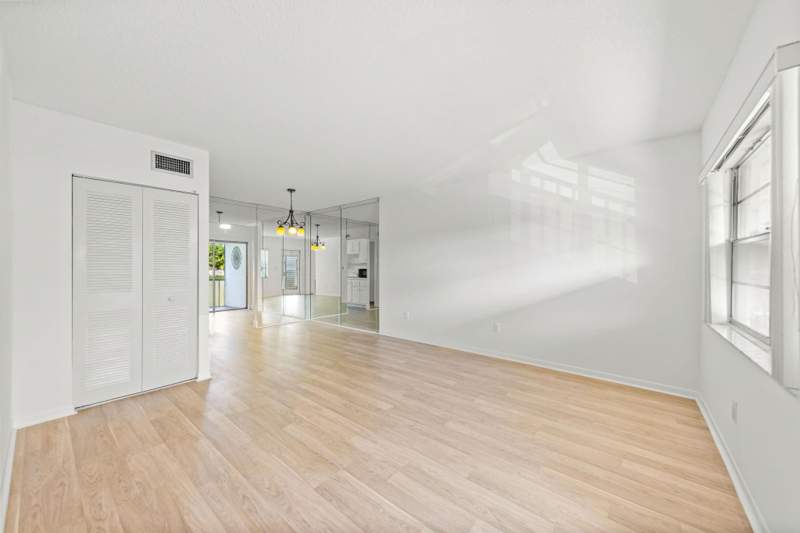 1 bedroom Condominium at 7360 NW 1st Street #205, Oriole Gardens Three, Margate — photo 4