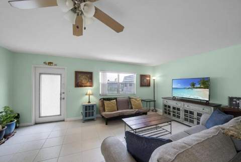 223 Flanders #E, Delray Beach FL - photo 10 of 12