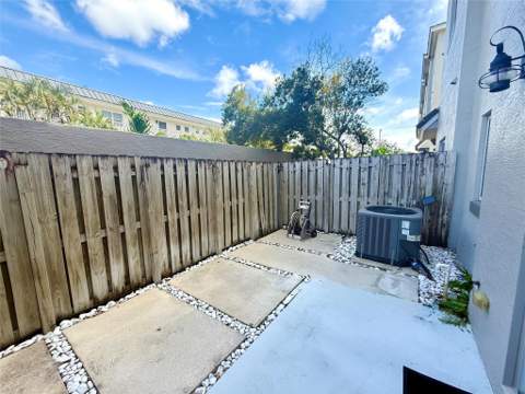 1951 Coral Heights Boulevard #402, Oakland Park FL - photo 17 of 19