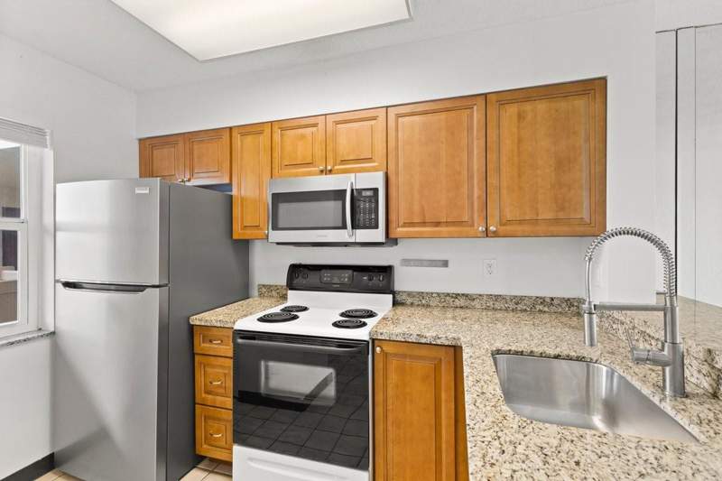 2 bedroom Condominium at 2106 S Cypress Bend Drive #506, Cypress Bend, Pompano Beach — photo 4
