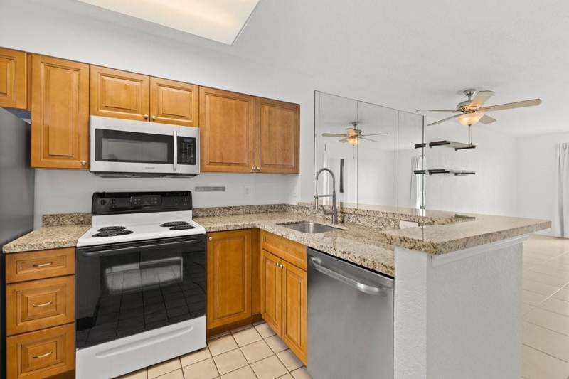 2 bedroom Condominium at 2106 S Cypress Bend Drive #506, Cypress Bend, Pompano Beach — photo 5