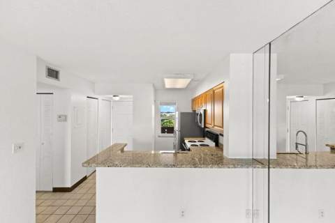 2106 S Cypress Bend Drive #506, Pompano Beach FL - photo 8 of 32