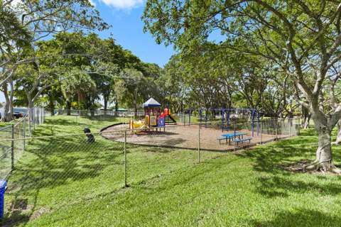 2106 S Cypress Bend Drive #506, Pompano Beach FL - photo 23 of 32