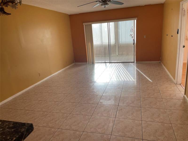 2 bedroom Condominium at 1025 Country Club Drive #407, Oriole Golf & Tennis Club, Margate — photo 4