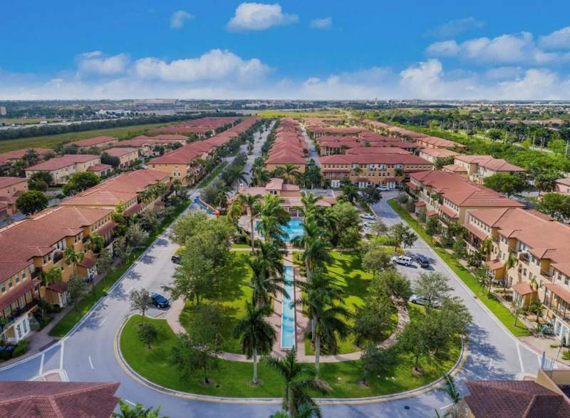 3 bedroom Condominium at 817 SW 147th Avenue #1404, Cobblestone II Condo, Pembroke Pines — photo 5