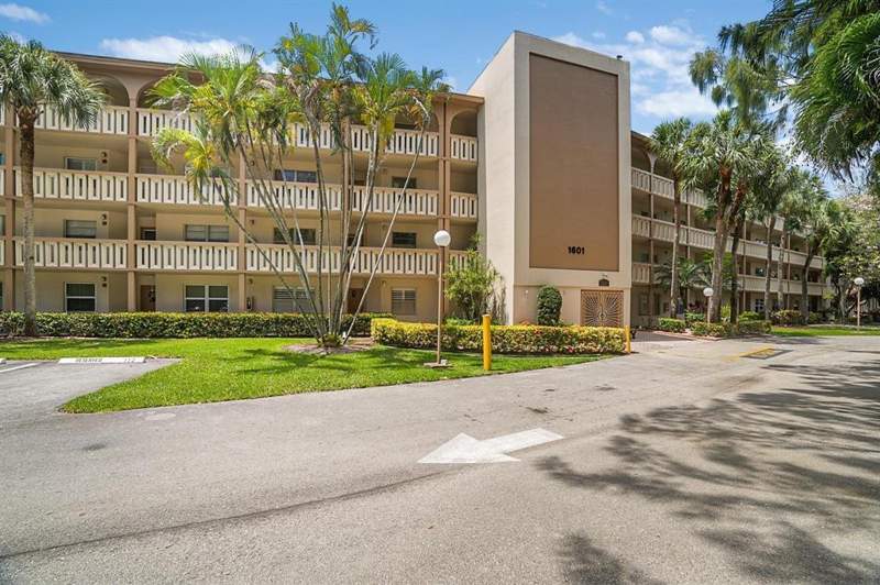 2 bedroom Condominium at 1601 Abaco Drive #D1, Wynmoor Golf & Country, Coconut Creek — photo 2