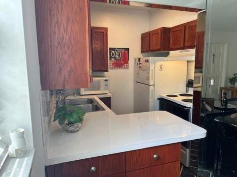 2145 Pierce Street #101, Hollywood FL - photo 6 of 25