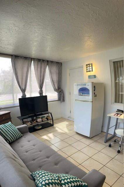 2145 Pierce Street #101, Hollywood FL - photo 9 of 25