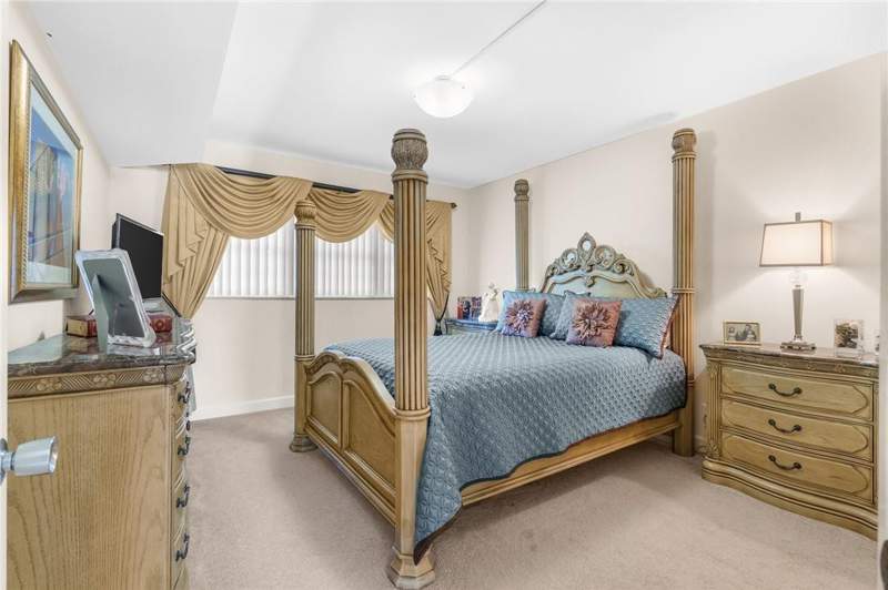 3 bedroom Condominium at 3800 Oaks Clubhouse Drive #110, No 70 Palm-Aire Country Club, Pompano Beach — photo 3