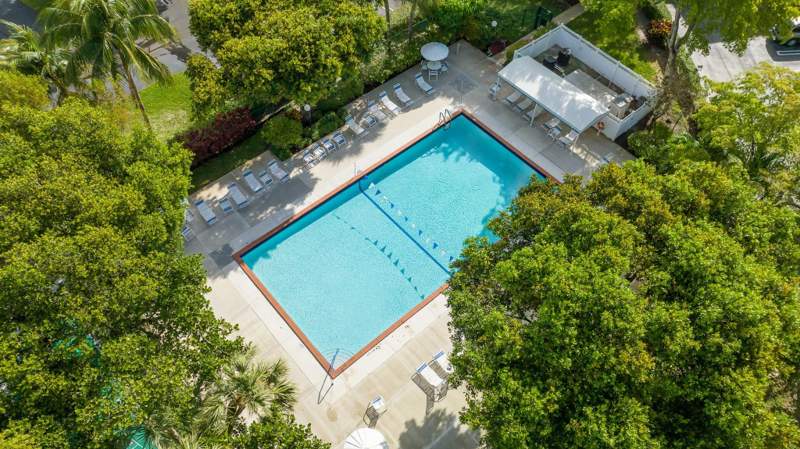 3 bedroom Condominium at 3800 Oaks Clubhouse Drive #110, No 70 Palm-Aire Country Club, Pompano Beach — photo 4