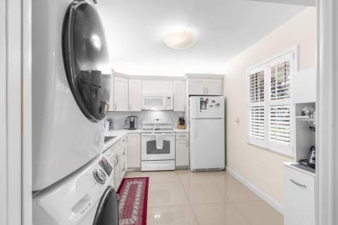 3800 Oaks Clubhouse Drive #110, Pompano Beach FL - photo 23 of 57
