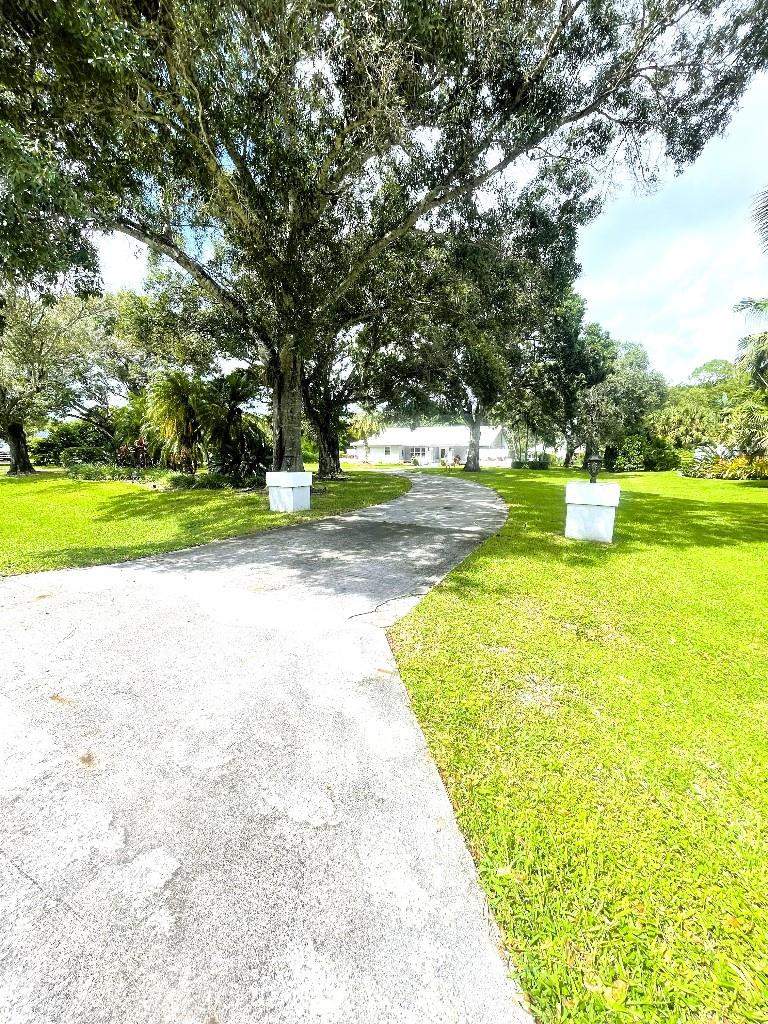 4 bedroom Single Family Residence at 14183 Greentree Trail, Paddock Park, Wellington — photo 3