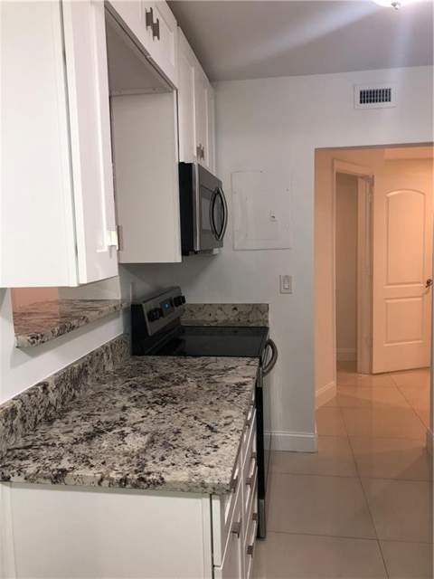 5273 NE 17th Avenue, Pompano Beach FL - photo 8 of 19