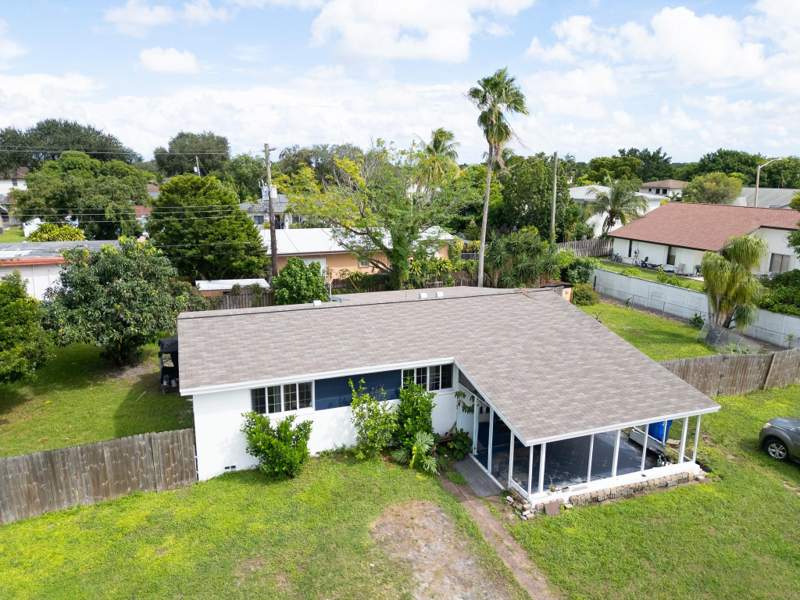 3 bedroom Single Family Residence at 2011 SW 97th Terrace, Everglades Sugar & Land C, Miramar — photo 2