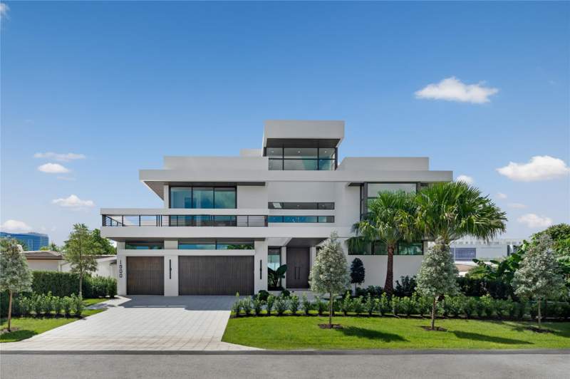5 bedroom Single Family Residence at 1500 SE 14th Street, Lauderdale Harbors Sec A, Fort Lauderdale — photo 2