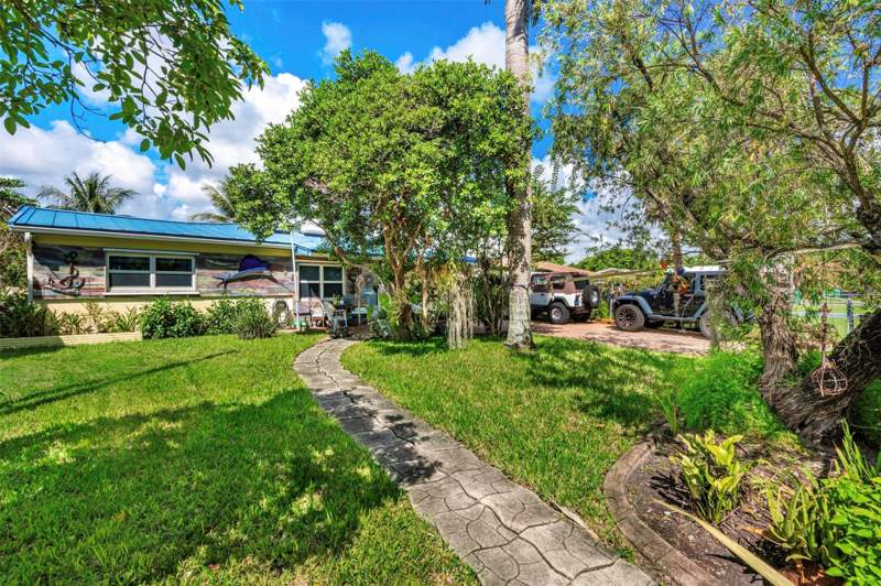 3 bedroom Single Family Residence at 4717 SW 35th Avenue, Davis Isles, Dania Beach — photo 3
