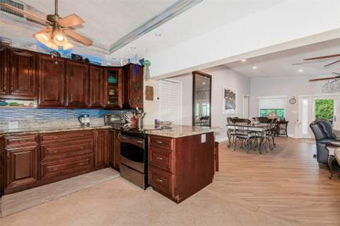 4717 SW 35th Avenue, Dania Beach FL - photo 12 of 36