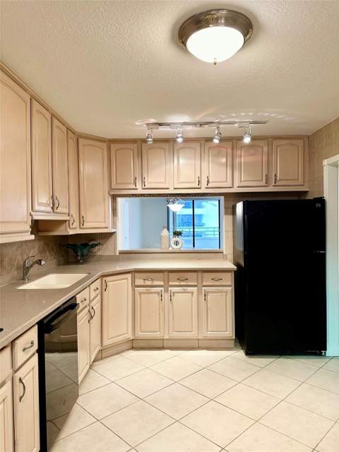 2500 Parkview Drive #814, Hallandale Beach FL - photo 15 of 47