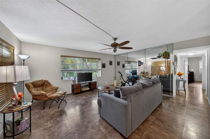 2 bedroom Condominium at 2901 NW 47th Terrace #245A, Lauderdale Oaks Condo, Lauderdale Lakes — photo 3
