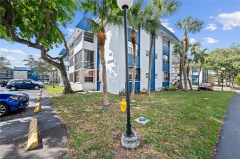 3090 Holiday Springs Boulevard #306, Margate FL - photo 19 of 29