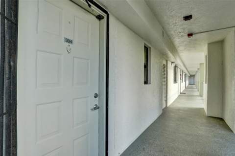 2334 S Cypress Bend Drive #304, Pompano Beach FL - photo 13 of 67
