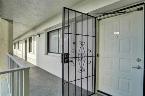 2334 S Cypress Bend Drive #304, Pompano Beach FL - photo 14 of 67