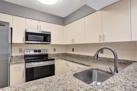 2334 S Cypress Bend Drive #304, Pompano Beach FL - photo 23 of 67