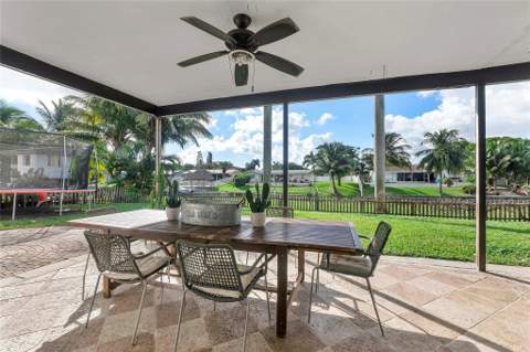 1034 SW 24th Avenue, Boynton Beach FL - photo 15 of 32