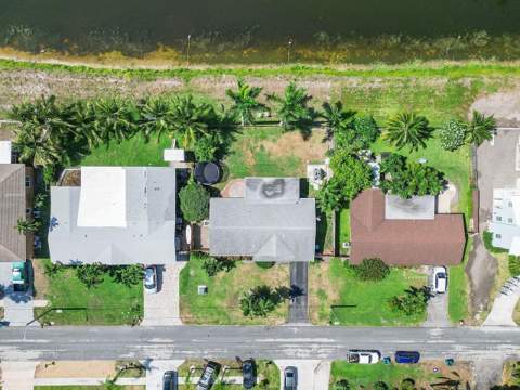 1034 SW 24th Avenue, Boynton Beach FL - photo 23 of 32