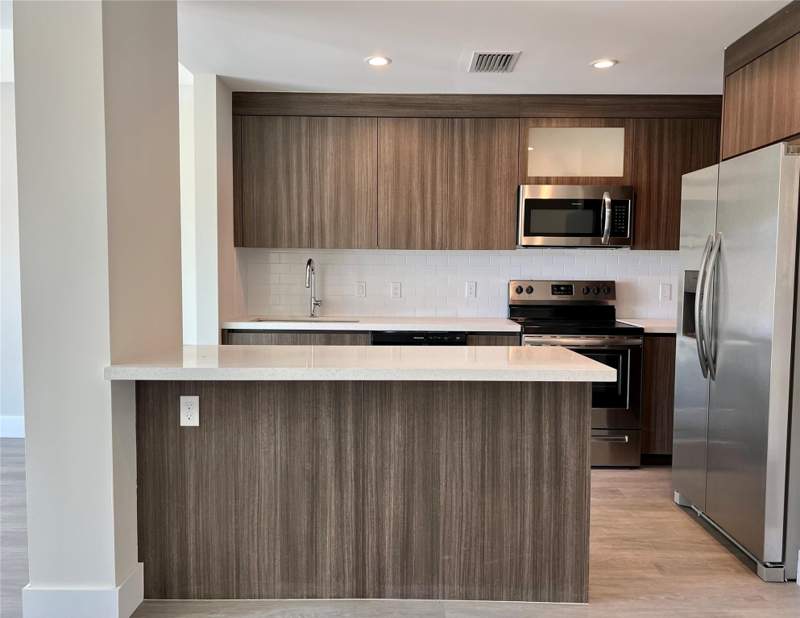 1 bedroom Condominium at 1938 Jackson Street #305, Aesthetic Apartments, Hollywood — photo 4