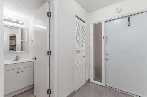 2551 Aragon Boulevard #406, Sunrise FL - photo 10 of 20