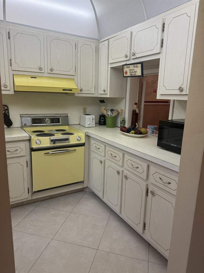 2 bedroom Condominium at 2050 NE 39th Street #211w, Lighthouse Point Gardens, Lighthouse Point — photo 3