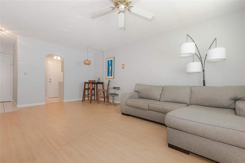 1 bedroom Stock Cooperative at 1821 NE 62nd Street #310, Georgian Court, Fort Lauderdale — photo 2