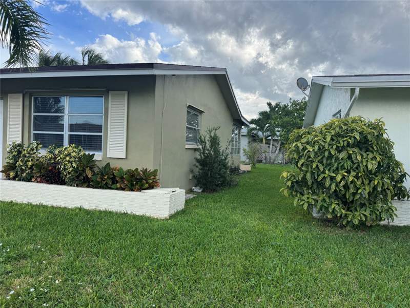 2 bedroom Single Family Residence at 4938 NW 54th Court, Mainlands Of Tamarac Lakes, Tamarac — photo 3