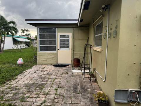 4938 NW 54th Court, Tamarac FL - photo 6 of 17