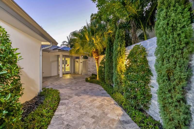 4 bedroom Single Family Residence at 288 S Tradewinds Avenue, Silver Shores, Lauderdale-By-The-Sea — photo 5