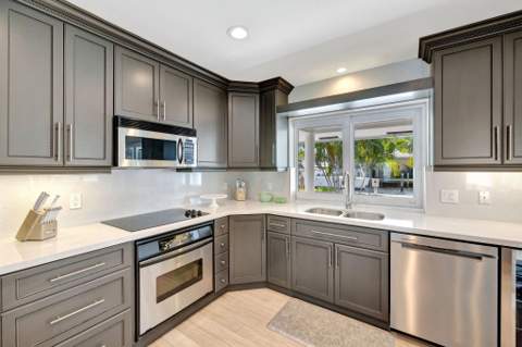 288 S Tradewinds Avenue, Lauderdale-By-The-Sea FL - photo 13 of 65
