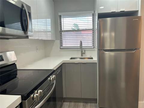 8080 N Sunrise Lakes Drive #209, Fort Lauderdale FL - photo 6 of 18