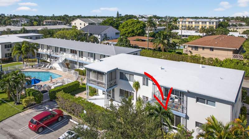 2 bedroom Stock Cooperative at 3201 SE 12th Street #C2, Lakeside Apartments, Pompano Beach — photo 3