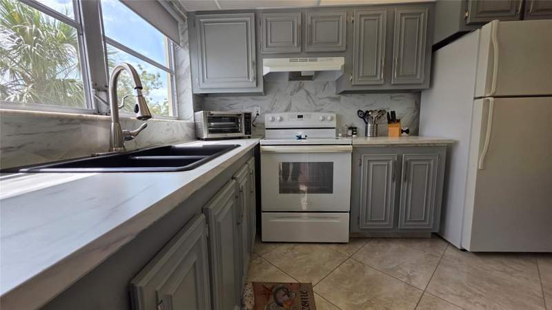 1 bedroom Condominium at 4047 NW 16th Street #302, majestic gardens, Fort Lauderdale — photo 5