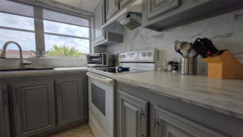 4047 NW 16th Street #302, Fort Lauderdale FL - photo 6 of 22