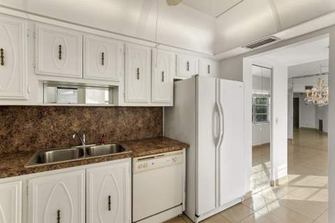 4090 NW 42nd Avenue #309, Lauderdale Lakes FL - photo 10 of 27