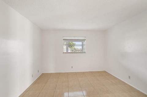 4090 NW 42nd Avenue #309, Lauderdale Lakes FL - photo 12 of 27