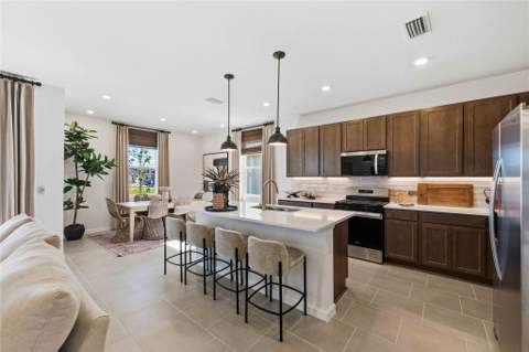 10653 NW Suncrest Loop, Port St. Lucie FL - photo 8 of 54