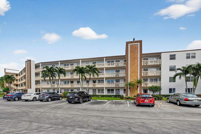 2 bedroom Condominium at 3025 Guildford B #3025, Century Village, Boca Raton — photo 5