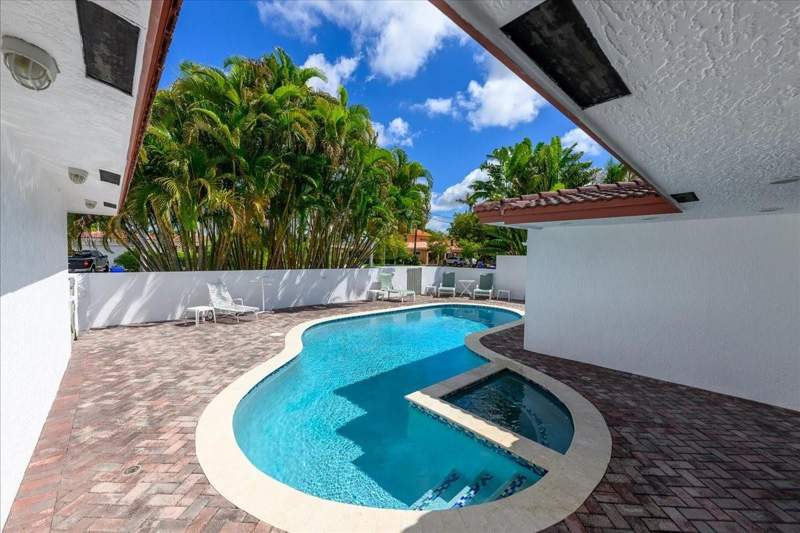 3 bedroom Single Family Residence at 200 SE 11th Street, Cypress Harbor 2nd Sec, Pompano Beach — photo 5