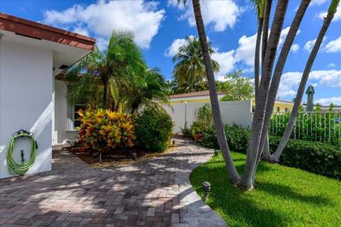 200 SE 11th Street, Pompano Beach FL - photo 7 of 32